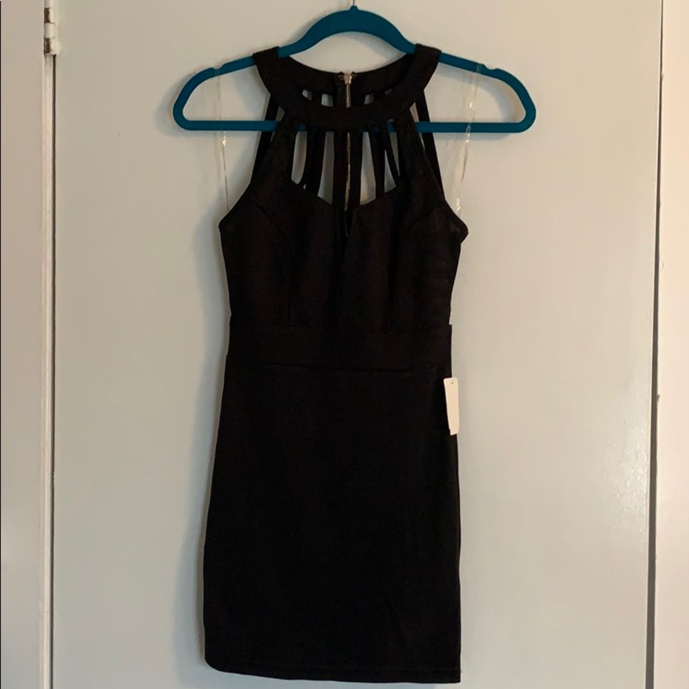 Black bodycon dress